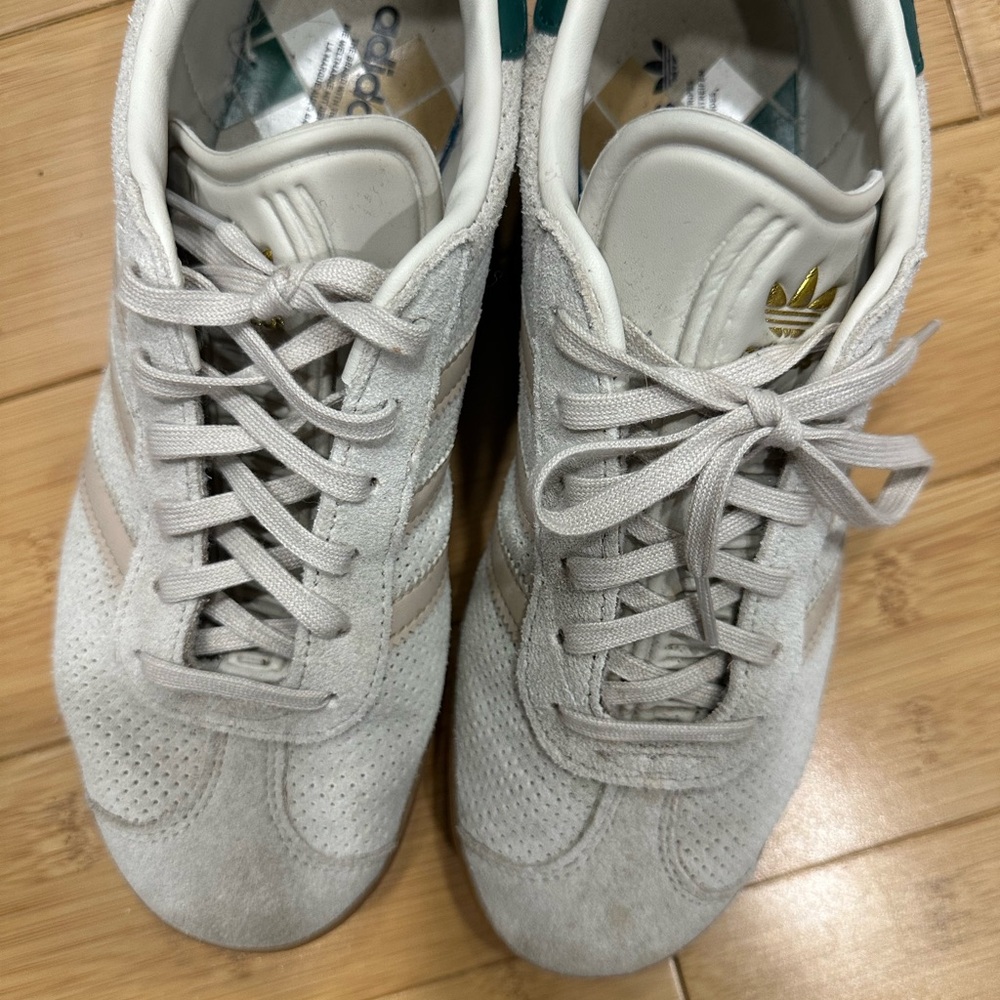 Adidas Gazelle off-white sneakers